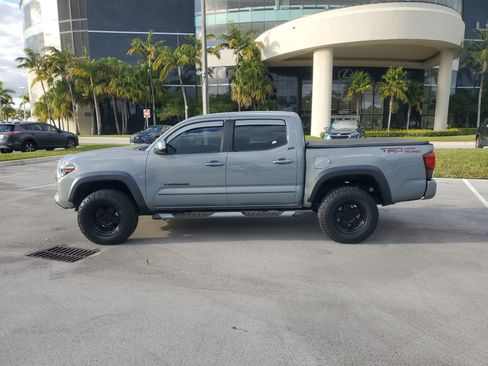Used 2021 Toyota Tacoma TRD Off-Road image 6