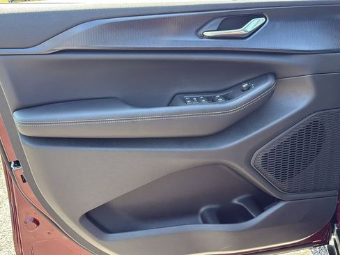 New 2025 Jeep Grand Cherokee Laredo image 16