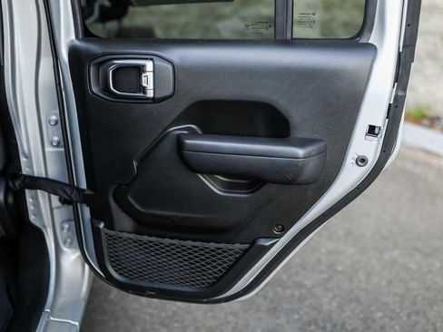 Used 2024 Jeep Wrangler Sport S image 15