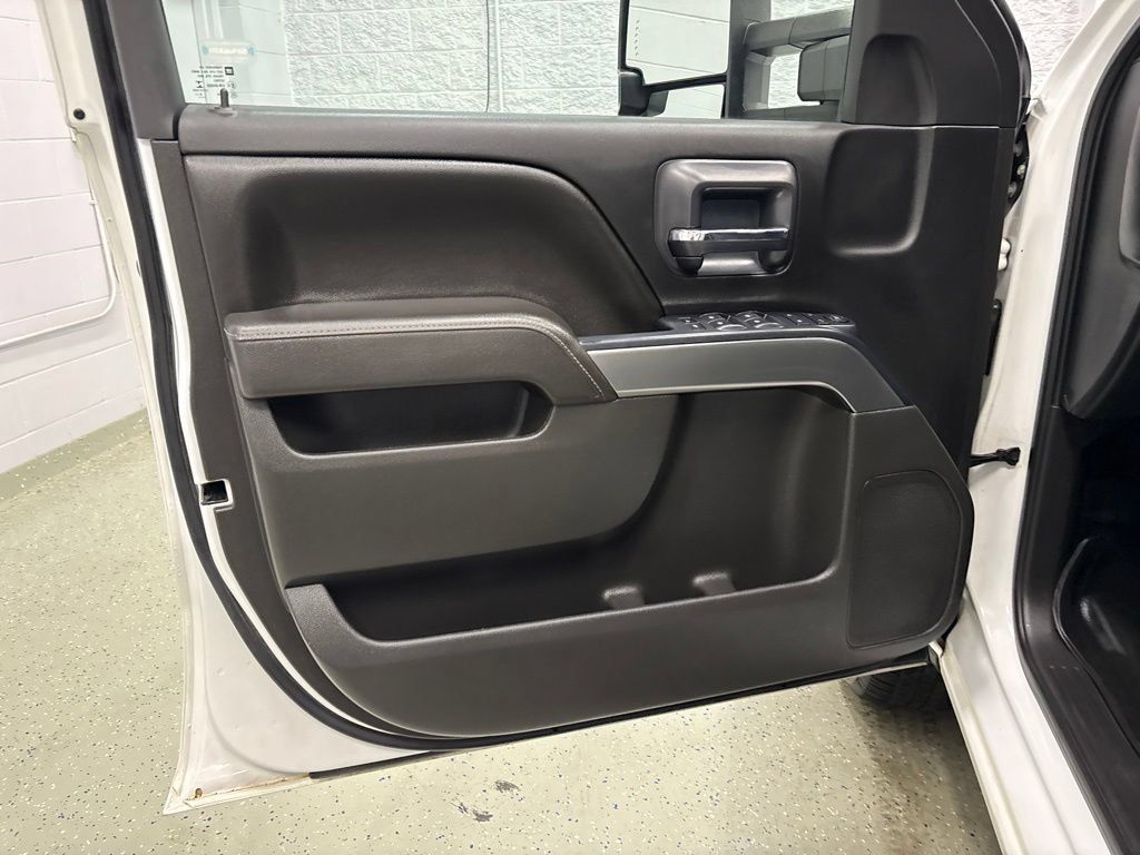 Used 2017 Chevrolet Silverado 1500 LT w/ All Star Edition AWD/4WD image 16