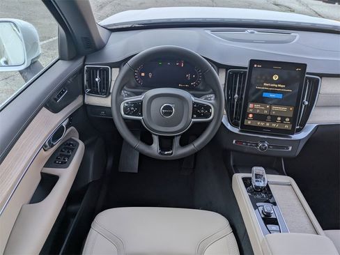 New 2026 Volvo XC90 B6 Plus w/ Protection Package Premier image 9