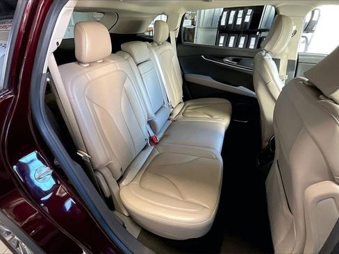 Used 2022 Lincoln Nautilus Reserve image 16