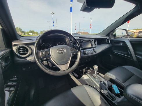 Used 2018 Toyota RAV4 SE w/ Power Extra Value Package image 28