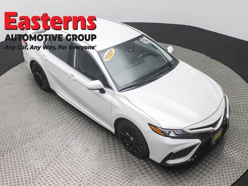 Used 2023 Toyota Camry XSE image 3