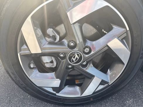 Used 2024 Hyundai Venue Limited image 36