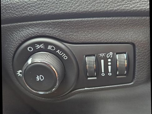 Used 2019 Jeep Compass Latitude image 20