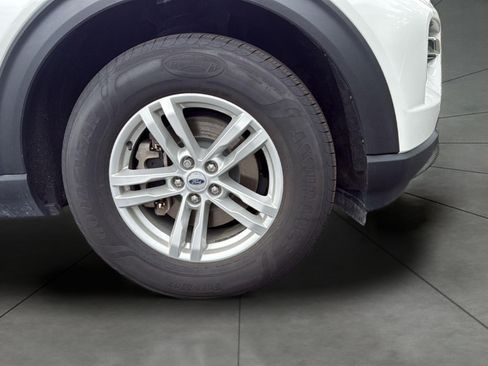 Certified 2024 Ford Explorer XLT w/ Equipment Group 202A AWD/4WD image 7