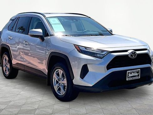 Used 2022 Toyota RAV4 XLE w/ Convenience Package FWD image 5
