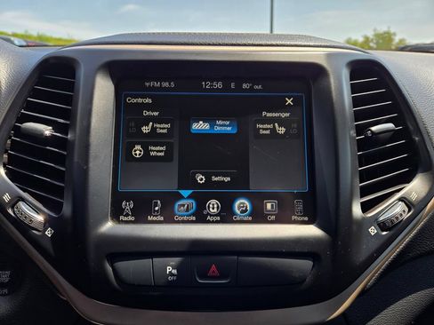 Used 2018 Jeep Cherokee Limited AWD/4WD image 22