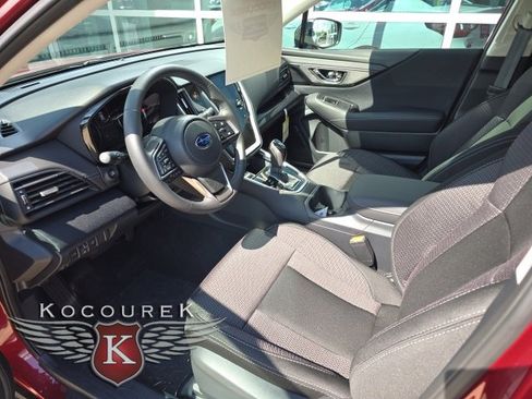 Used 2025 Subaru Outback Premium image 9