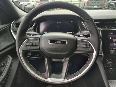 New 2025 Jeep Grand Cherokee L Altitude image 16