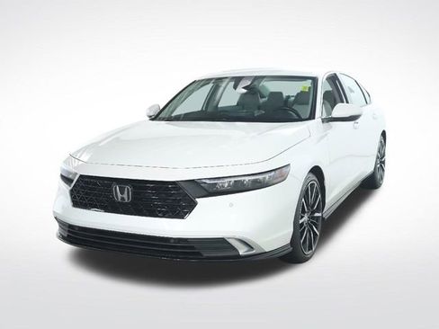 Used 2025 Honda Accord Touring image 4