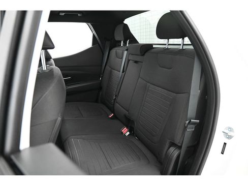 Used 2025 Hyundai Santa Cruz SE image 25