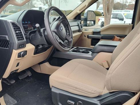 Used 2019 Ford F250 XLT w/ XLT Premium Package image 14