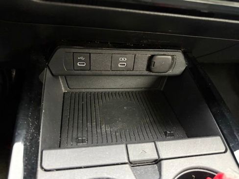 Used 2024 Toyota Prius Limited image 17