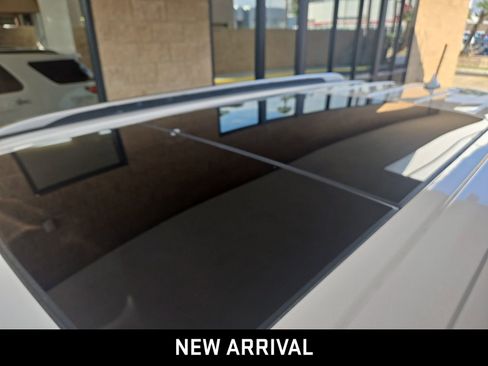 Used 2018 Ford Explorer Platinum image 5