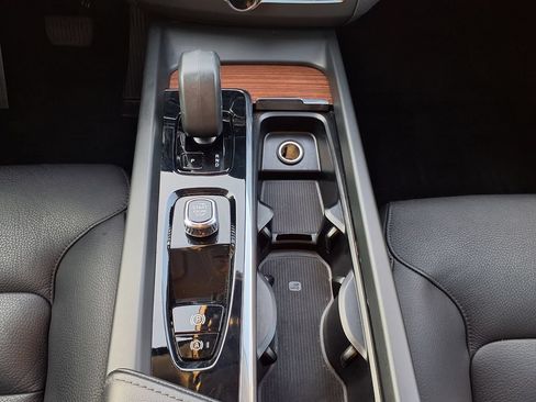 Certified 2023 Volvo XC60 B5 Plus w/ Climate Package AWD/4WD image 35