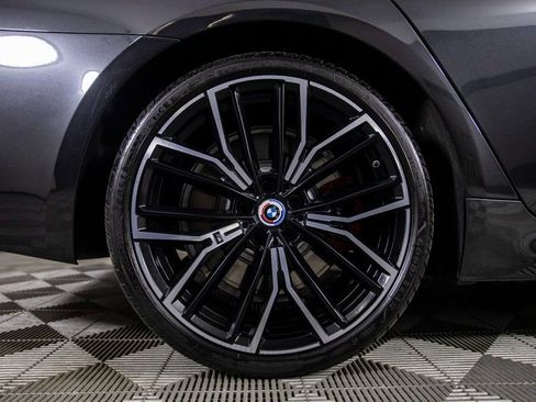 Used 2023 BMW M550i xDrive image 38