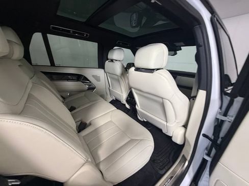 Used 2025 Land Rover Range Rover Long Wheelbase SE AWD/4WD image 39