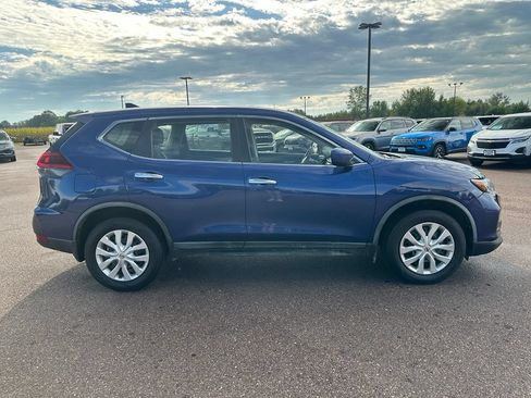 Used 2018 Nissan Rogue S AWD/4WD image 35