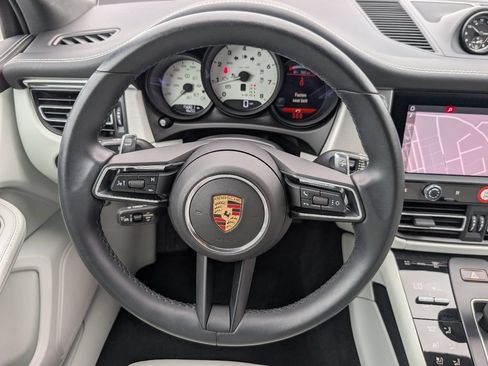 Certified 2024 Porsche Macan AWD/4WD image 21