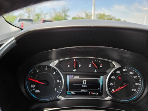 Used 2018 Chevrolet Equinox Premier AWD/4WD image 10