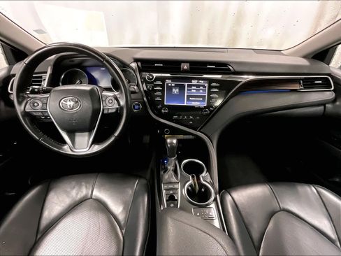 Used 2020 Toyota Camry XLE image 21