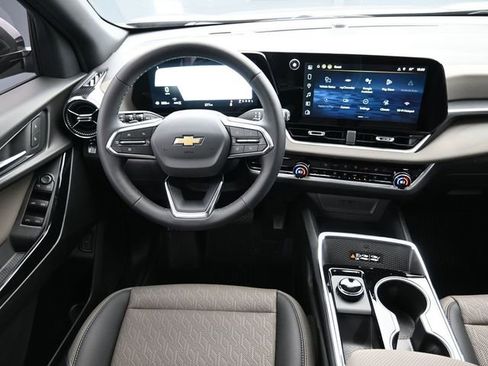 New 2026 Chevrolet Equinox LT w/ Convenience Package II AWD/4WD image 26