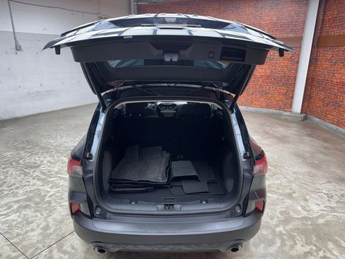 Used 2022 Ford Escape SE w/ SE Sport Appearance Package image 26