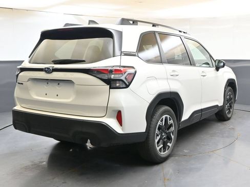Used 2025 Subaru Forester Premium AWD/4WD image 5
