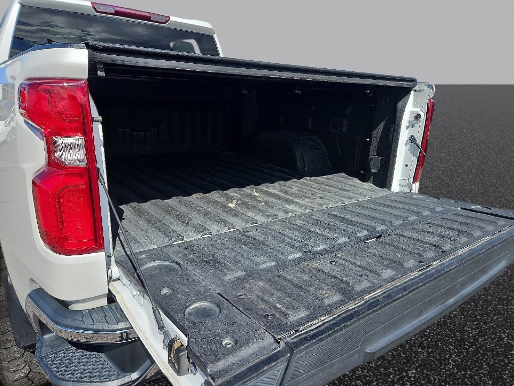 Used 2023 Chevrolet Silverado 1500 LTZ AWD/4WD image 9