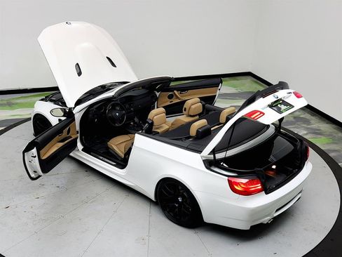 Used 2011 BMW M3 image 36