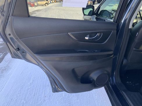 Used 2016 Nissan Rogue SL w/ SL Premium Package image 48