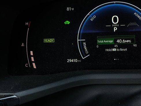 Used 2025 Toyota Camry SE FWD image 38