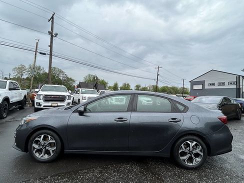 Used 2020 Kia Forte LXS FWD image 2