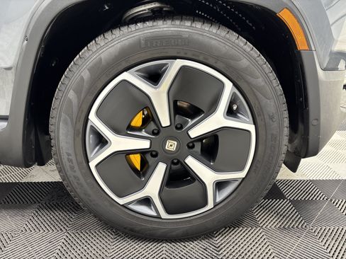 Used 2022 Rivian R1T Adventure AWD/4WD image 11