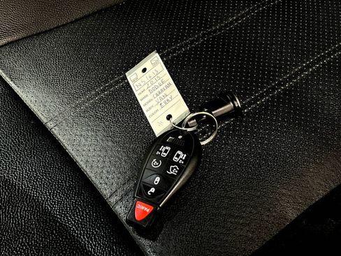 Used 2019 Dodge Grand Caravan GT FWD image 39