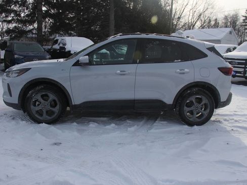 Certified 2025 Ford Escape ST-Line Select image 4