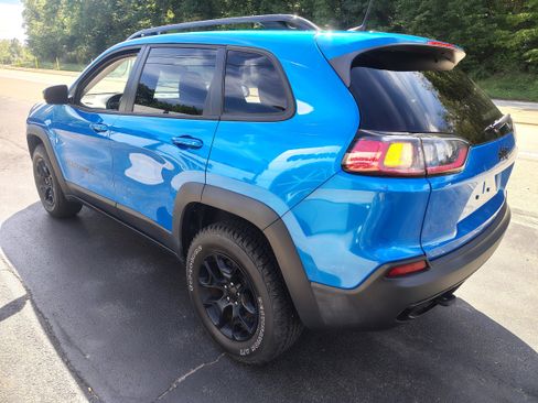 Certified 2022 Jeep Cherokee Latitude w/ Sun & Sound Group AWD/4WD image 7