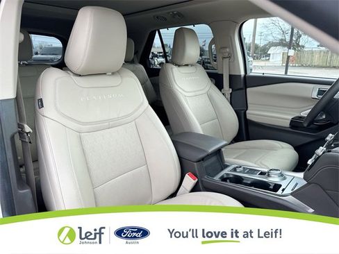 Used 2023 Ford Explorer Platinum w/ Technology Package image 31