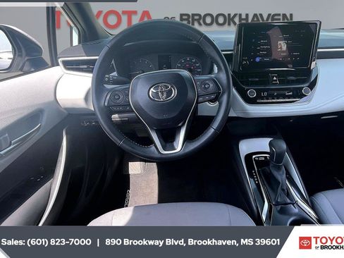 Used 2025 Toyota Corolla SE FWD image 5
