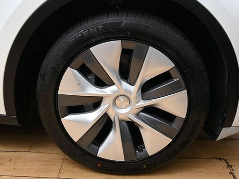 Used 2023 Tesla Model Y Long Range AWD/4WD image 13