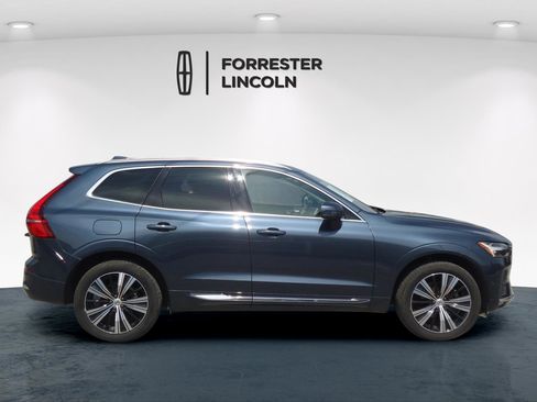 Used 2022 Volvo XC60 B5 Inscription w/ Advanced Package image 2