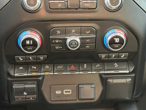 Used 2019 GMC Sierra 1500 AT4 w/ AT4 Premium Package image 28