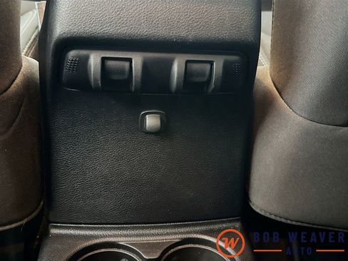 Used 2015 Jeep Wrangler Unlimited Sahara w/ Connectivity Group image 28