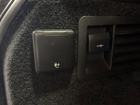 Used 2018 Land Rover Range Rover HSE image 39