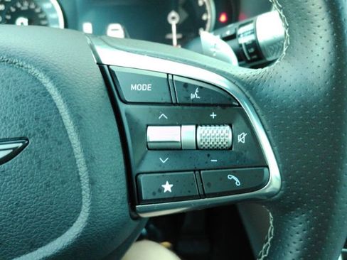 Used 2025 Genesis G70 2.5T image 39