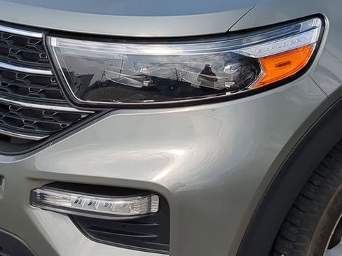 Used 2020 Ford Explorer XLT w/ Equipment Group 202A image 11