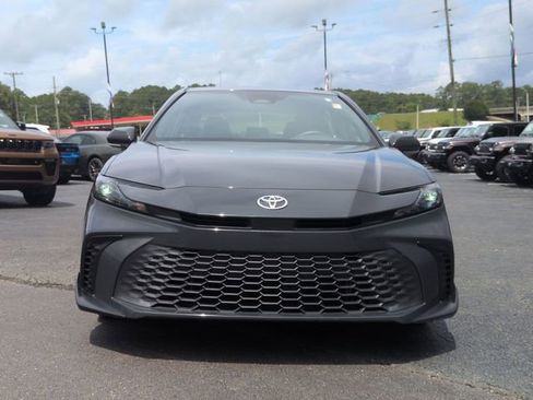 Used 2025 Toyota Camry SE w/ Convenience Package FWD image 7