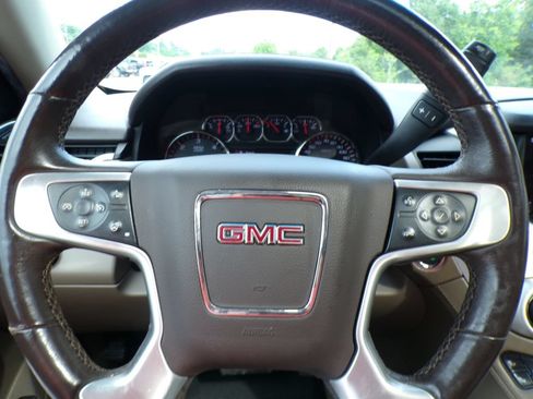 Used 2015 GMC Yukon XL SLT w/ Open Road Package AWD/4WD image 18